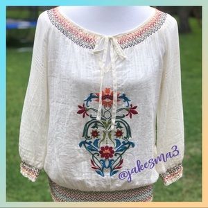 [flying tomato] beautiful embroidered top